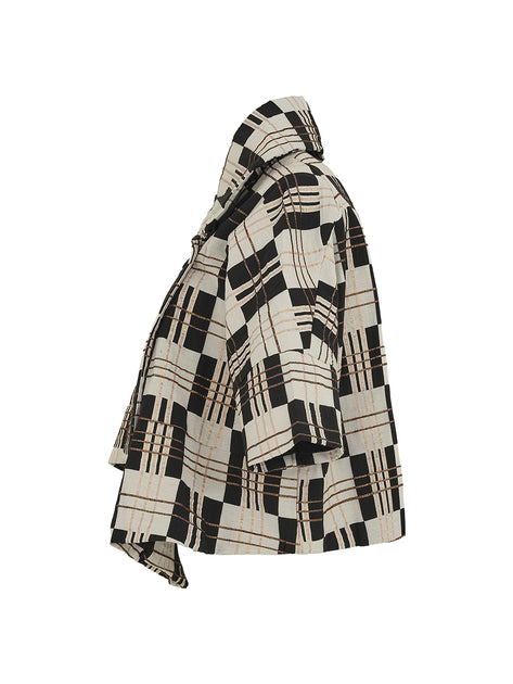Sassy 3/4 sleeve jacket in large check pattern – Karger.