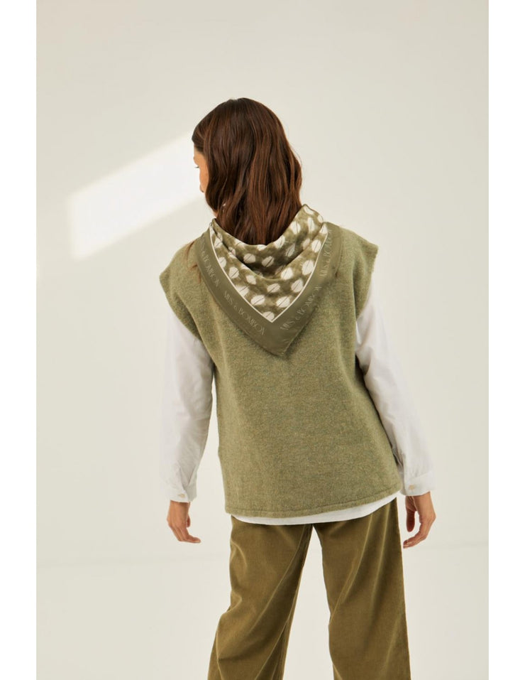 Mus & Bombon 'Alalo' v neck, button up knit vest with cap sleeves in green
