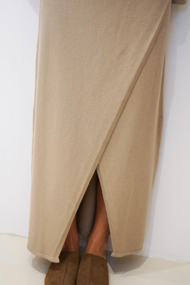 Mus & Bombon 'Mamblas' long knit skirt in beige