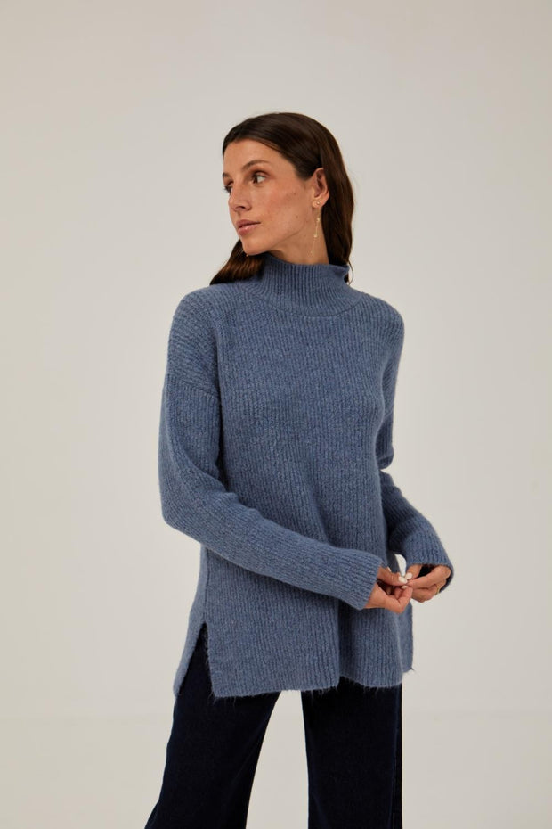 Mus & Bombon 'Canfranc' turtleneck long sweater in blue or beige