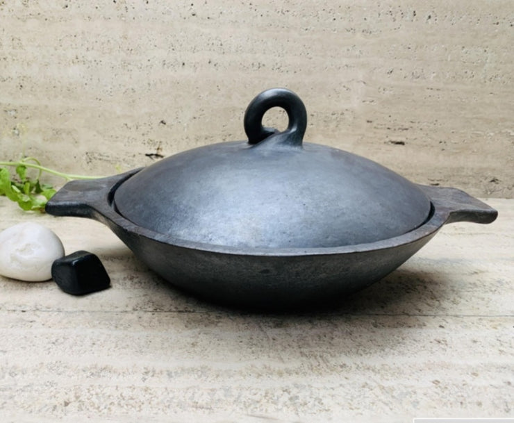 Longpi cooking pot with lid