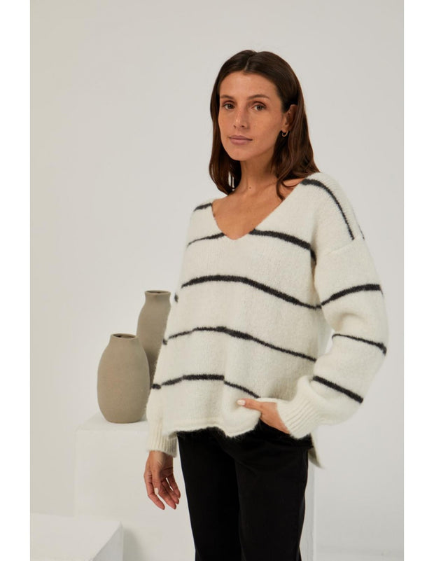 Mus & Bombon 'Nijar' striped v neck long. loose fit sweater.
