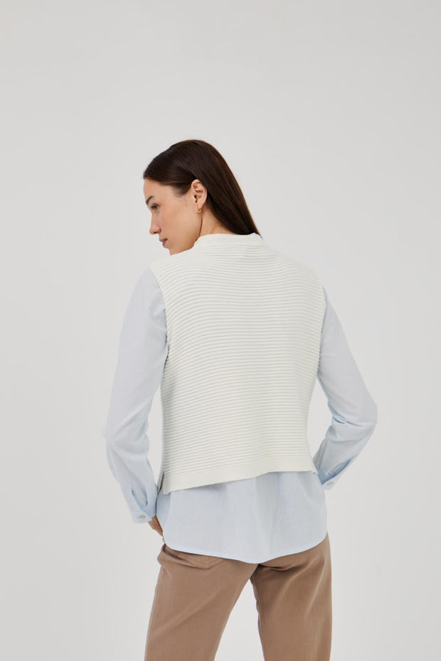 Mus & Bombon 'Ulea' vest in off-white