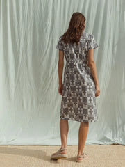 short sleeve midi length print dress. Indi & cold.